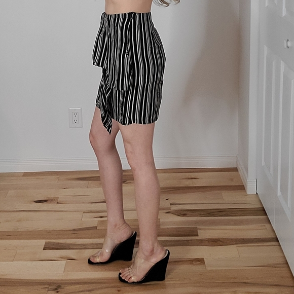 Zara asymmetric lightweight skirt - Picture 6 of 14